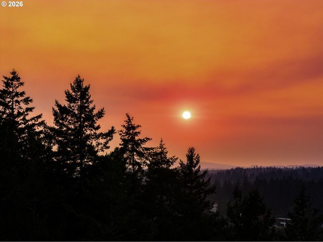 1160 OAK Ter, Lake Oswego, OR 97034