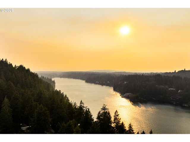 1160 OAK Ter, Lake Oswego, OR 97034
