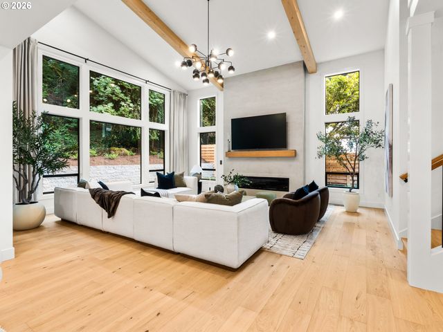 1160 OAK Ter, Lake Oswego, OR 97034