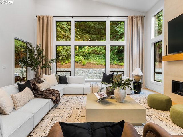 1160 OAK Ter, Lake Oswego, OR 97034