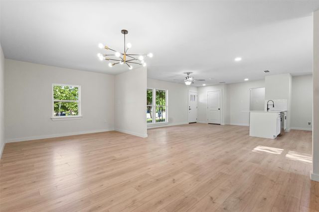 1610 SW 3rd Street, Grand Prairie, TX 75051