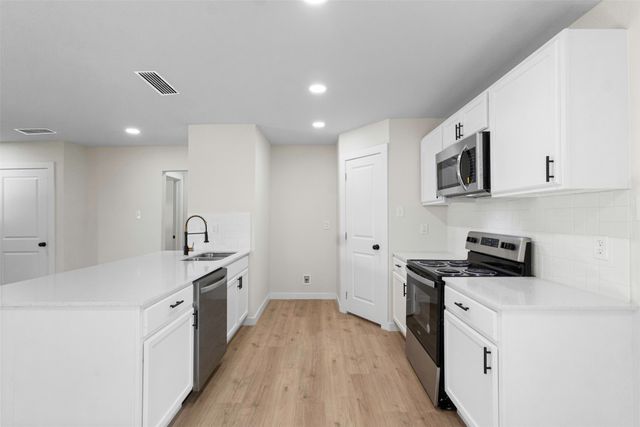 1610 SW 3rd Street, Grand Prairie, TX 75051