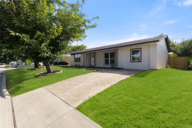 1610 SW 3rd Street, Grand Prairie, TX 75051