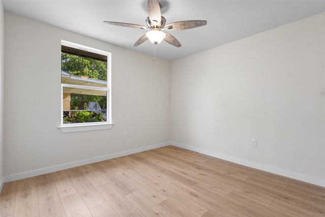 1610 SW 3rd Street, Grand Prairie, TX 75051