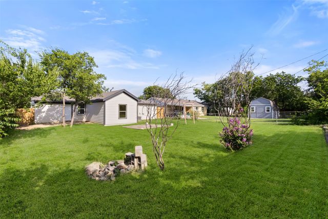 1610 SW 3rd Street, Grand Prairie, TX 75051