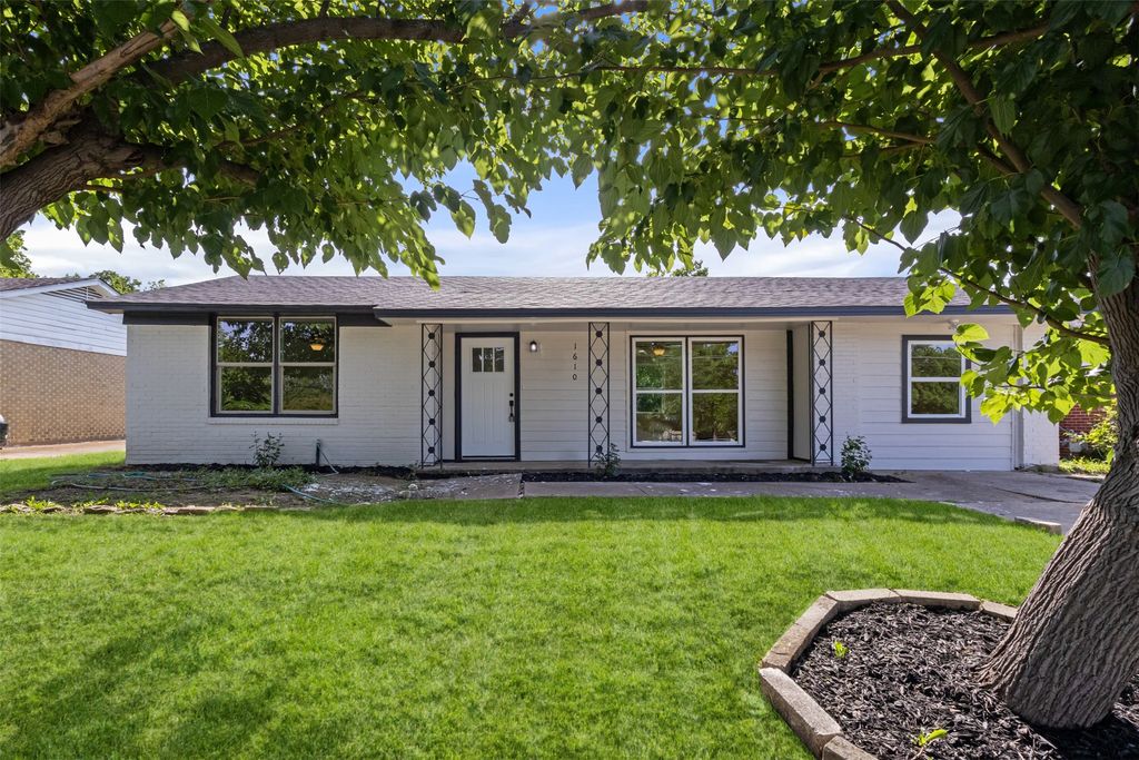 1610 SW 3rd Street, Grand Prairie, TX 75051