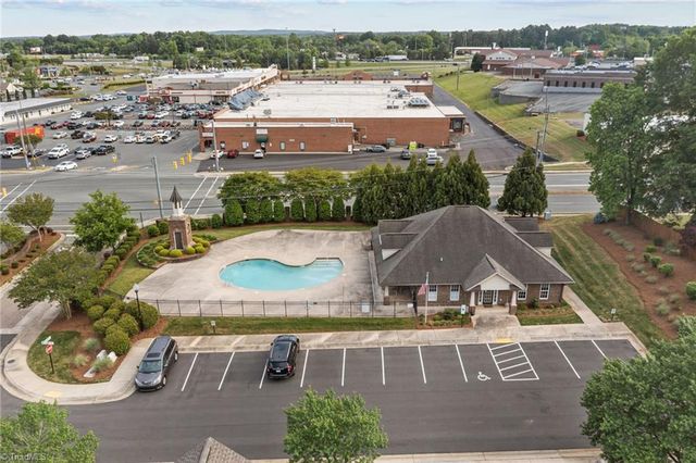 2710 Kingsbury Court, Burlington, NC 27215