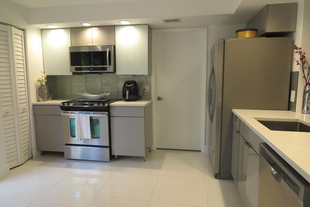 7875 La Mirada Drive, Boca Raton, FL 33433