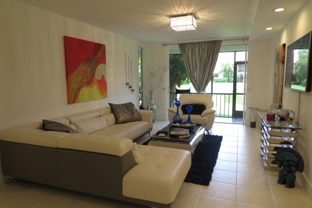7875 La Mirada Drive, Boca Raton, FL 33433