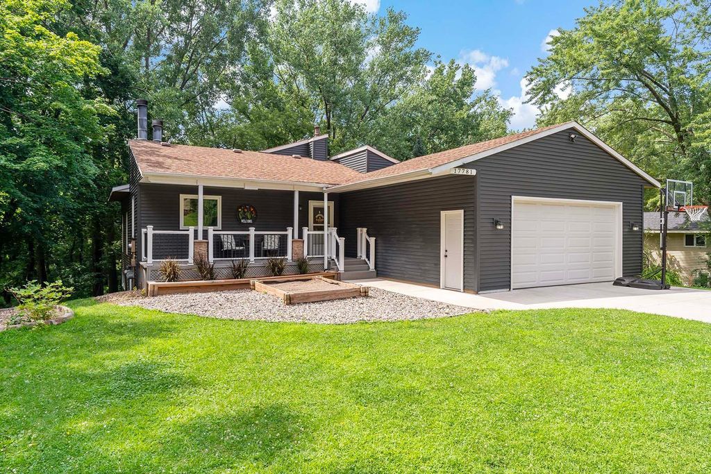 17781 Jamaica Circle, Lakeville, MN 55044