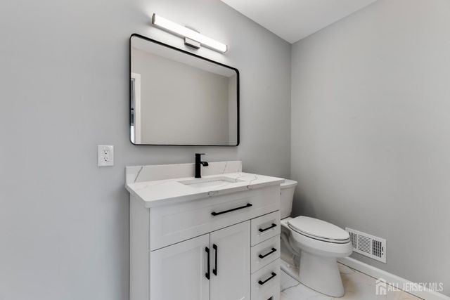 40 Emerald Lane, Old Bridge, NJ 08857