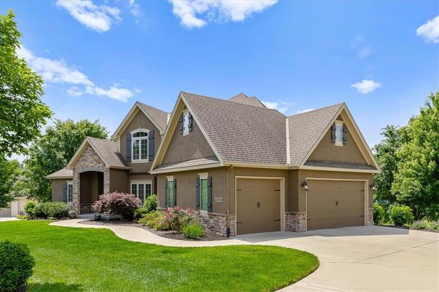 11775 NW 81st Street, Parkville, MO 64152