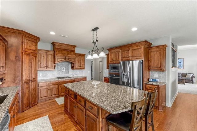 11775 NW 81st Street, Parkville, MO 64152