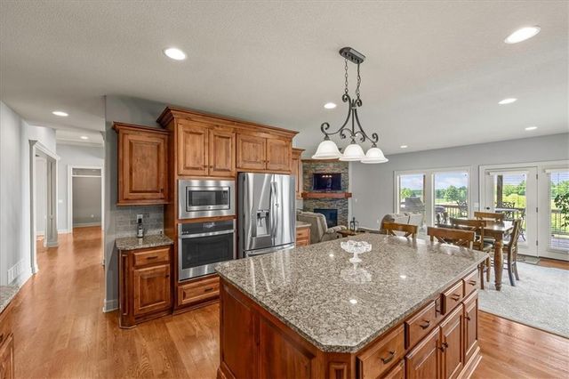 11775 NW 81st Street, Parkville, MO 64152