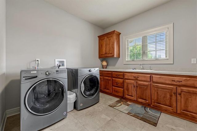 11775 NW 81st Street, Parkville, MO 64152