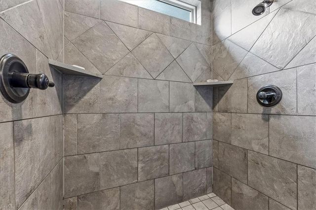 11775 NW 81st Street, Parkville, MO 64152