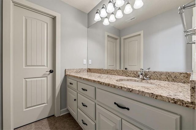 11775 NW 81st Street, Parkville, MO 64152