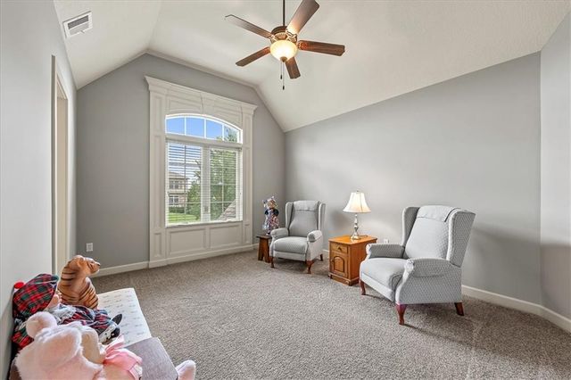 11775 NW 81st Street, Parkville, MO 64152