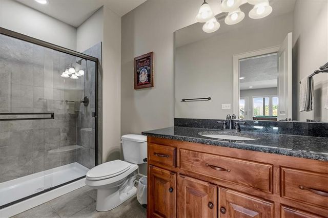 11775 NW 81st Street, Parkville, MO 64152