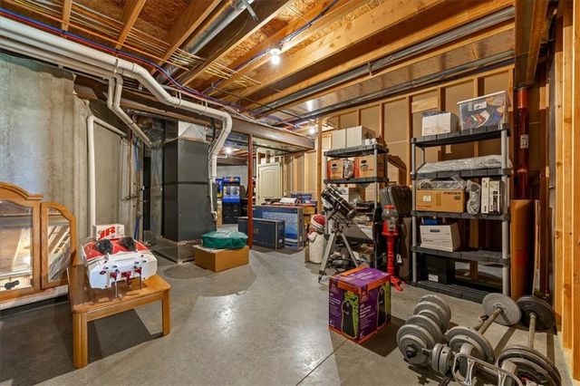 11775 NW 81st Street, Parkville, MO 64152