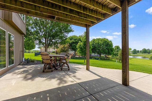 11775 NW 81st Street, Parkville, MO 64152