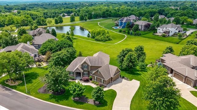 11775 NW 81st Street, Parkville, MO 64152