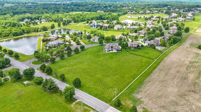 11775 NW 81st Street, Parkville, MO 64152