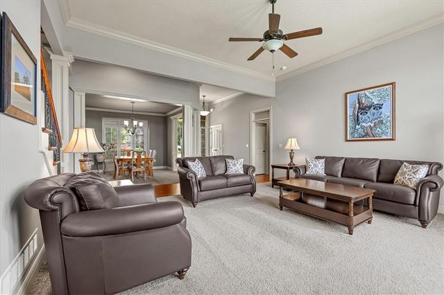 11775 NW 81st Street, Parkville, MO 64152