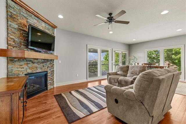 11775 NW 81st Street, Parkville, MO 64152