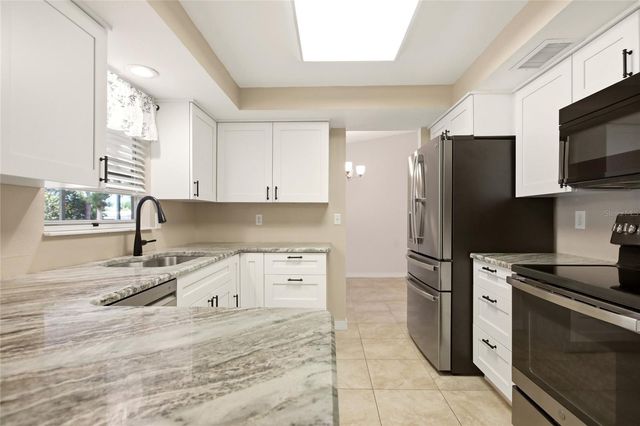 6807 36TH AVE DR W W, Bradenton, FL 34209