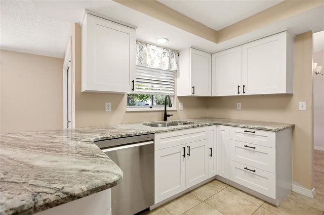 6807 36TH AVE DR W W, Bradenton, FL 34209