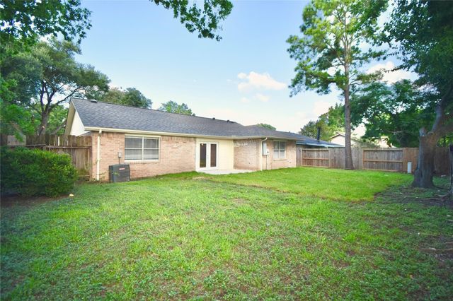 16710 Rippling Mill Drive, Sugar Land, TX 77498