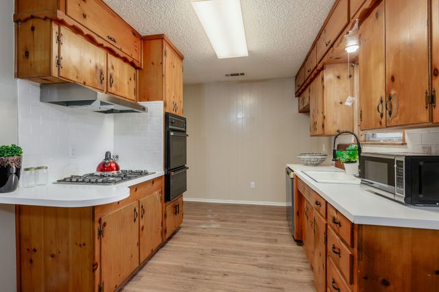 404 Southern Court, Saginaw, TX 76179