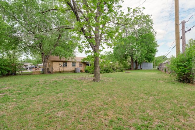 404 Southern Court, Saginaw, TX 76179