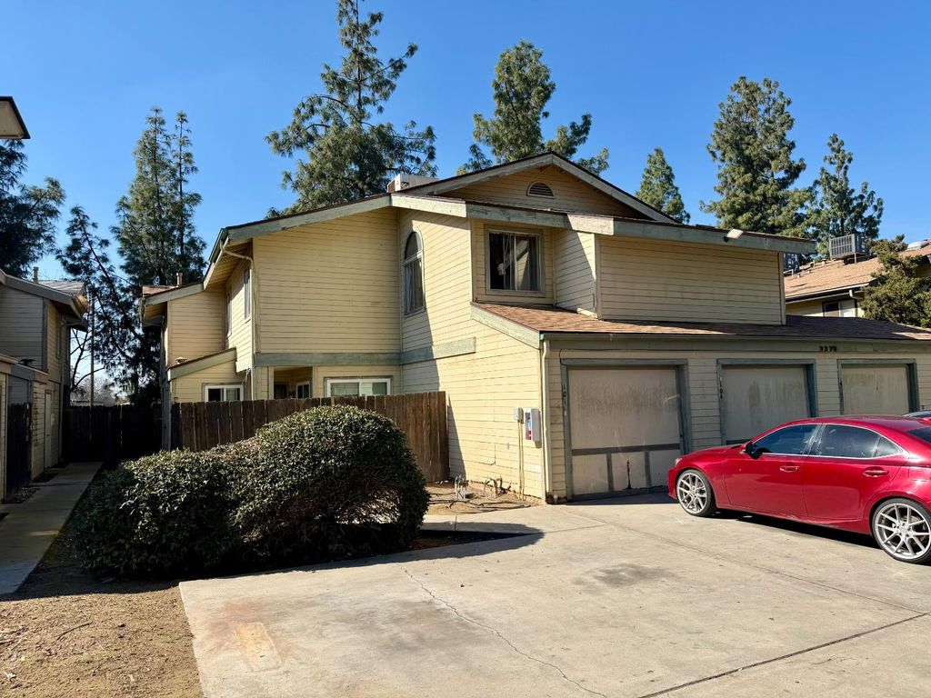 Image 2 of property listing at 3378 W Shields Avenue, Fresno, CA 93722