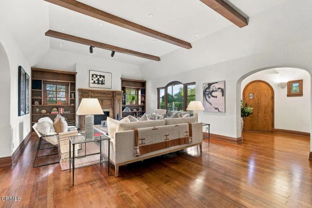 2285 E Orange Grove Boulevard, Pasadena, CA 91104