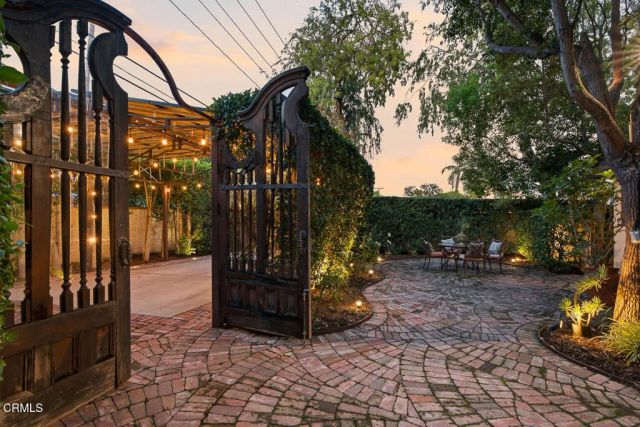 2285 E Orange Grove Boulevard, Pasadena, CA 91104
