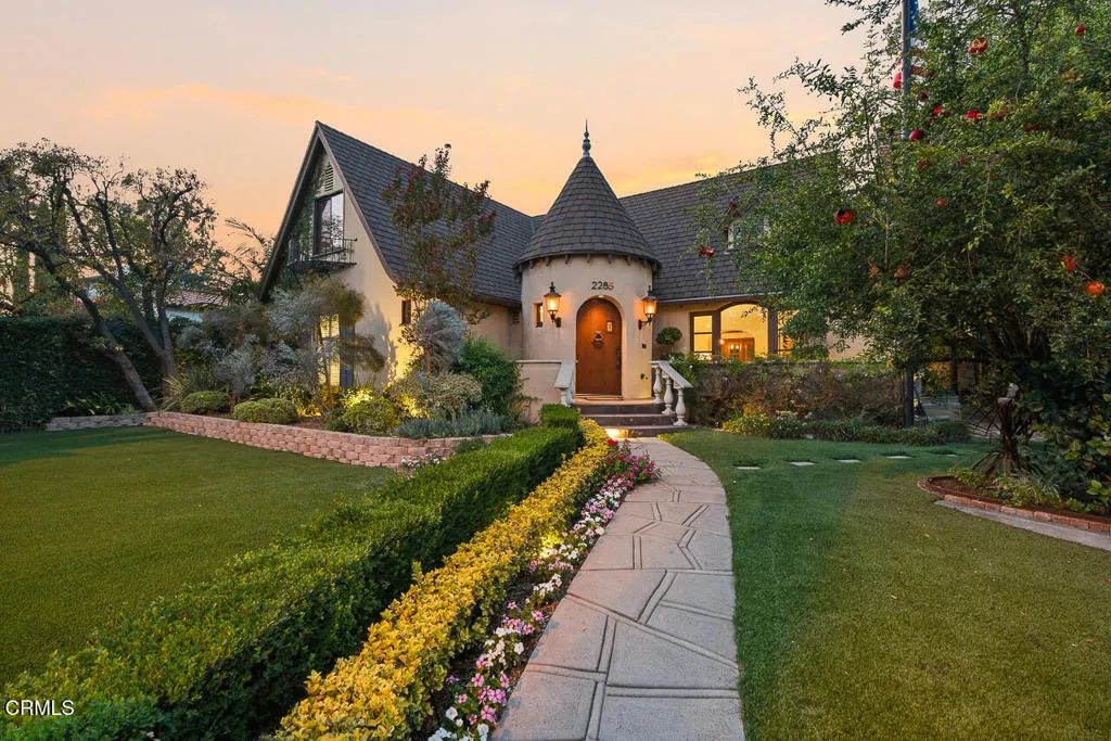 2285 E Orange Grove Boulevard, Pasadena, CA 91104