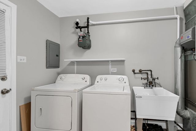 17015 Annetta Avenue, Hazel Crest, IL 60429