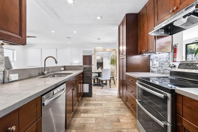 1400 NE 17th Avenue, Fort Lauderdale, FL 33304
