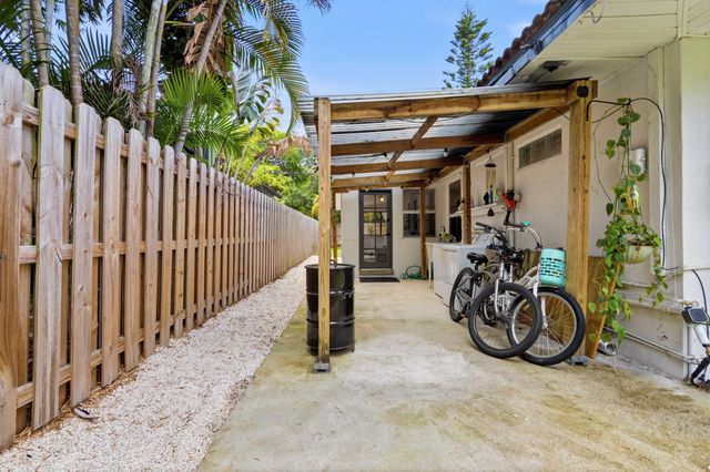 1400 NE 17th Avenue, Fort Lauderdale, FL 33304