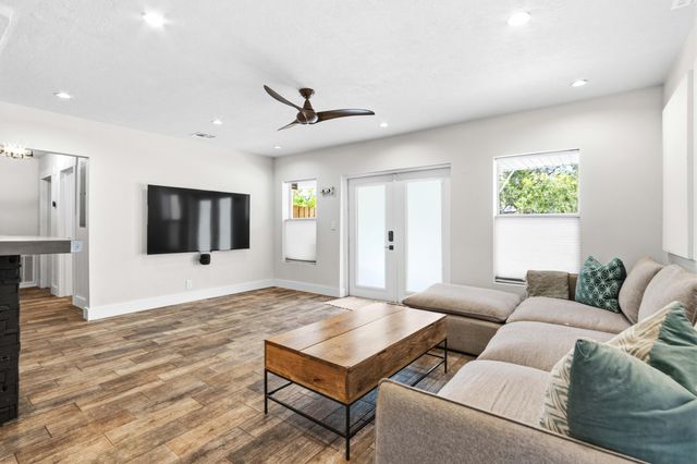1400 NE 17th Avenue, Fort Lauderdale, FL 33304