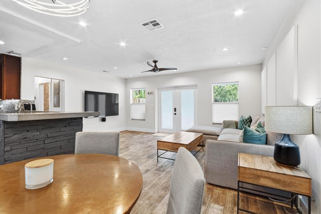 1400 NE 17th Avenue, Fort Lauderdale, FL 33304