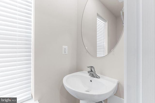 200 SWAN FIELD AVE, Ranson, WV 25438