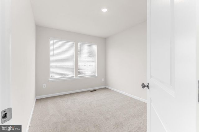 200 SWAN FIELD AVE, Ranson, WV 25438