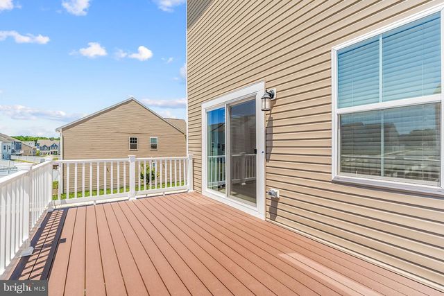 200 SWAN FIELD AVE, Ranson, WV 25438