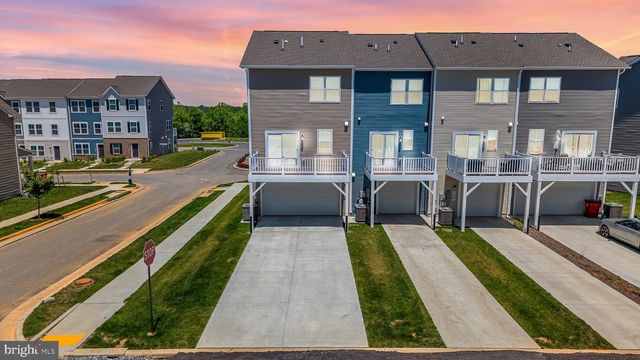 200 SWAN FIELD AVE, Ranson, WV 25438