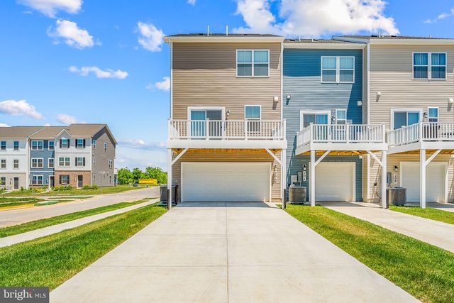 200 SWAN FIELD AVE, Ranson, WV 25438