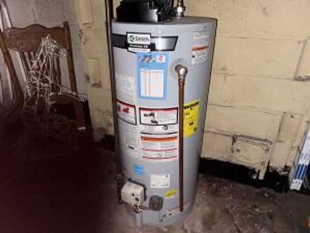 2915 N 38th STREET, Milwaukee, WI 53210