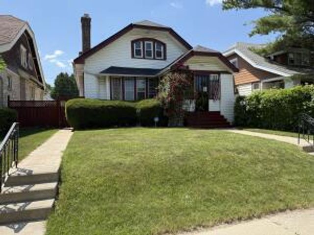 2915 N 38th STREET, Milwaukee, WI 53210